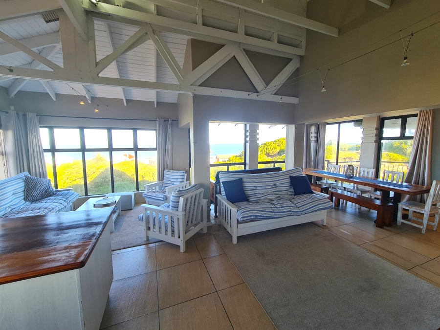 8 Bedroom Property for Sale in Paradise Beach Eastern Cape
